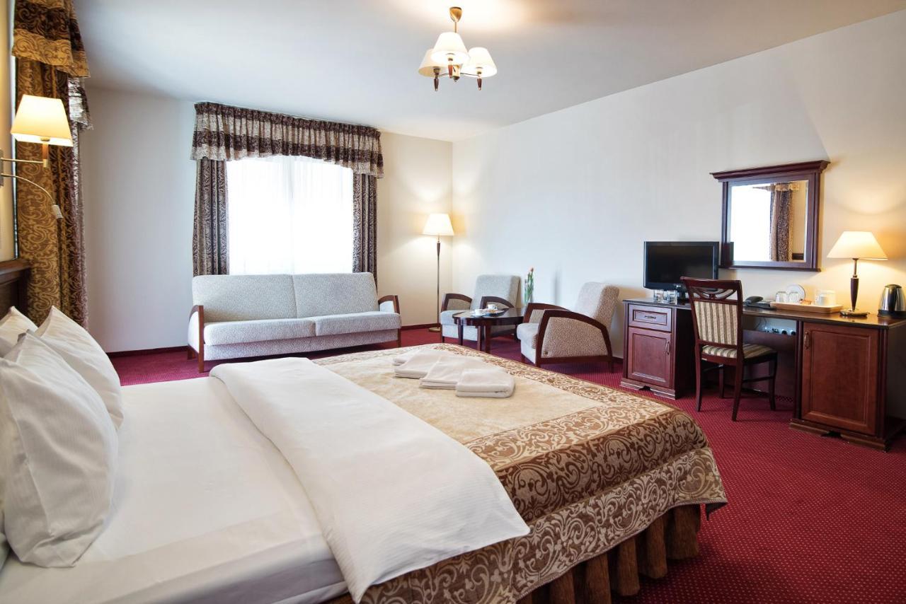 Hotel Kawallo Słubice Buitenkant foto
