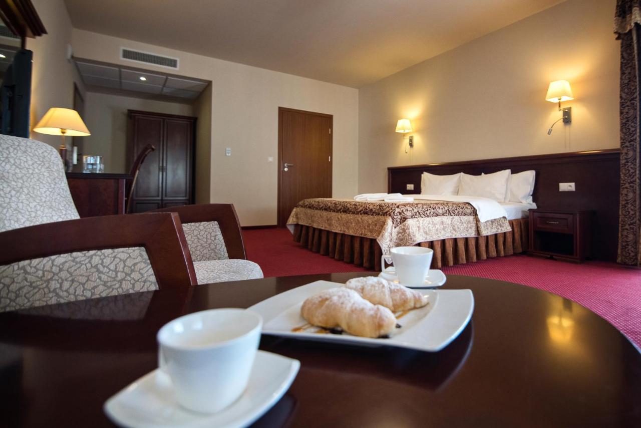 Hotel Kawallo Słubice Buitenkant foto